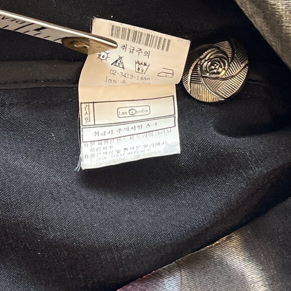 LAS & POLLA Blouse Sz *Large Silky Fabric Beautiful Buttons Long Sleeves Floral - Picture 11 of 13